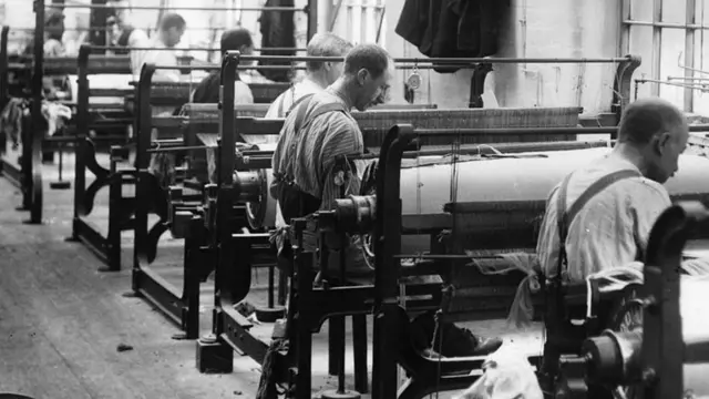 માન્ચેસ્ટરની કાપડમિલમાં કામ કરી રહેલ કામદાર