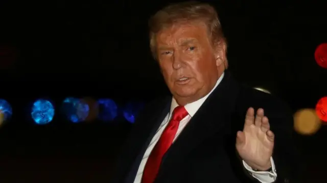 Mr Trump after return from Minnesota on Air Force One - 1 October
