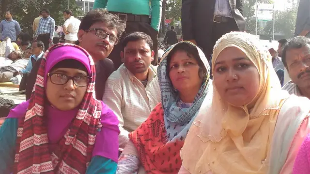 বরিশালের বাকেরগঞ্জ থেকে এসেছেন সহকারী শিক্ষক আমেনা বেগম, সবচেয়ে ডানে