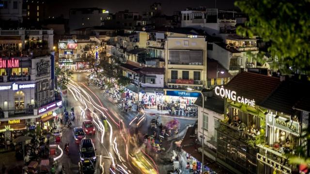 Hanói, capital de Vietnam, de noche