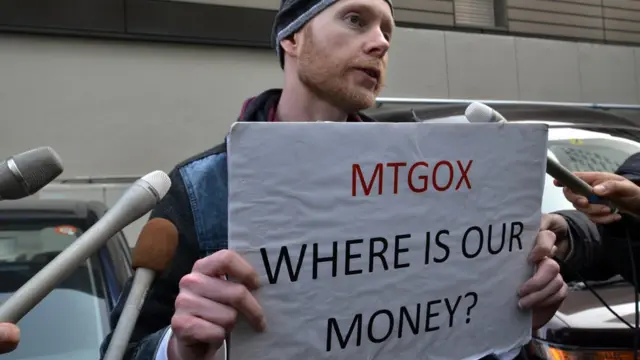 2014లో మౌంట్‌గాక్స్ నుంచి డిజిటల్ కరెన్సీ దోపిడీకి గురయినపుడు పెట్టుబడిదారులు ఆందోళనలు నిర్వహించారు