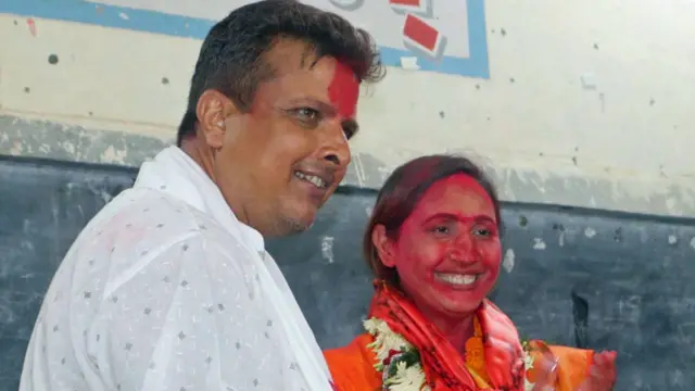 विराटनगरमा कांग्रेसका नागेश कोइराला प्रमुखमा र एमालेकी शिल्पा कार्की उपप्रमुखमा निर्वाचित भएका छन्