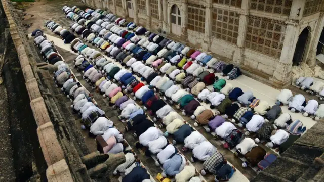 પ્રતીકાત્મક તસવીર