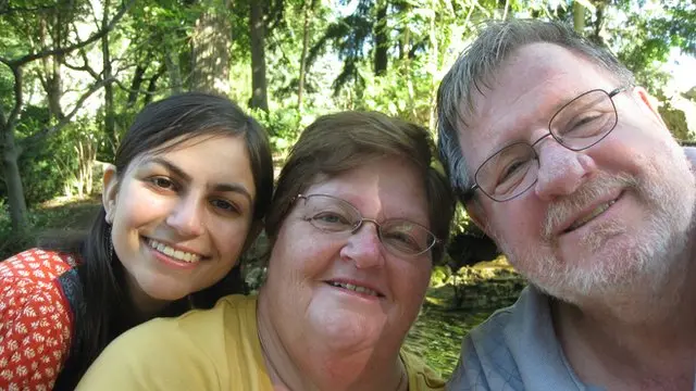 Rebecca, Davina e Daniel Dixon