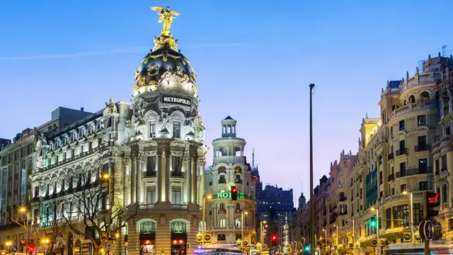 Vista de Madrid en las calles Alcalá y Gran Vía.