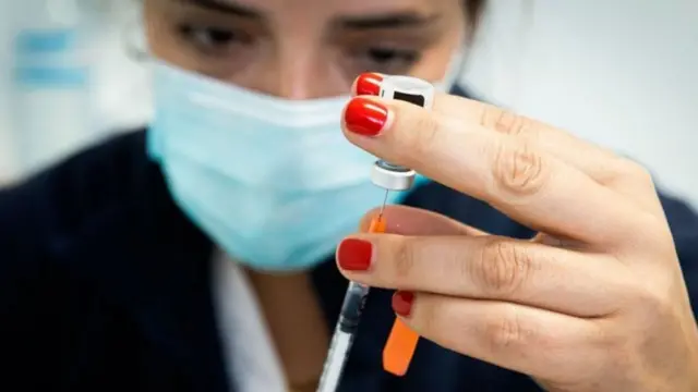 கொரோனா தடுப்பூசி