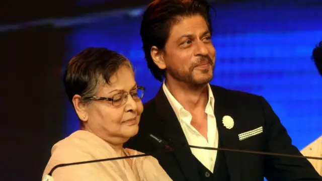 शाहरुख ख़ान के साथ अभिनेत्री राखी