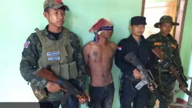 ကရင်နီအတိုင်ပင်ခံကောင်စီ KSCC ကဖွဲ့စည်းထားတဲ့ ကရင်နီပြည်သူ့ရဲတပ်ဖွဲ့ထံ သူခိုးအပ်နှံစဉ်