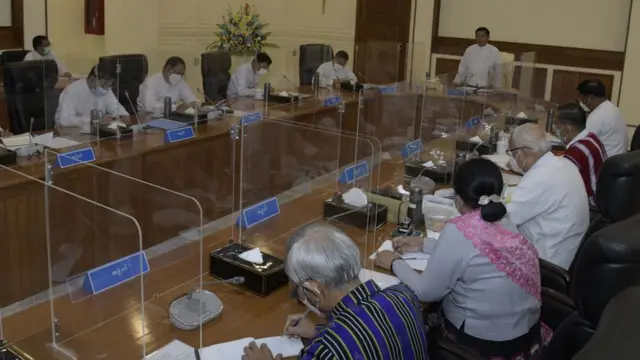 စစ်ကောင်စီထဲက နိုင်ငံရေးသမား ၇ ဦးကို စစ်ကောင်စီရဲ့ဗဟိုအကြံပေးအဖွဲ့ဝင်တွေအဖြစ် ပြောင်းရွှေ့