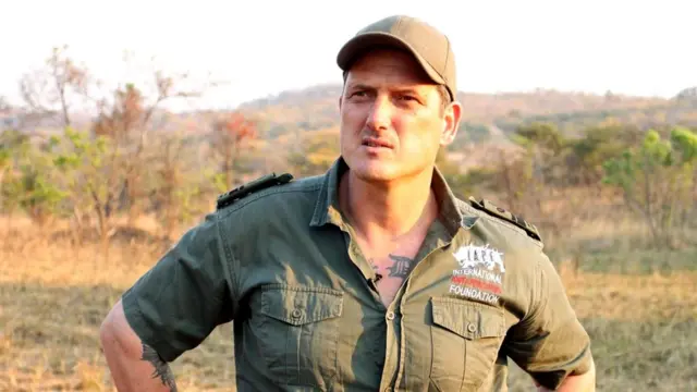 Дэмьен Мэндер