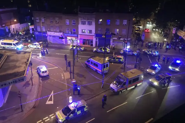 গত ১৯শে জুন লন্ডনের ফিন্সবারি পার্ক এলাকায় কথিত হামলার পরের দৃশ্য।