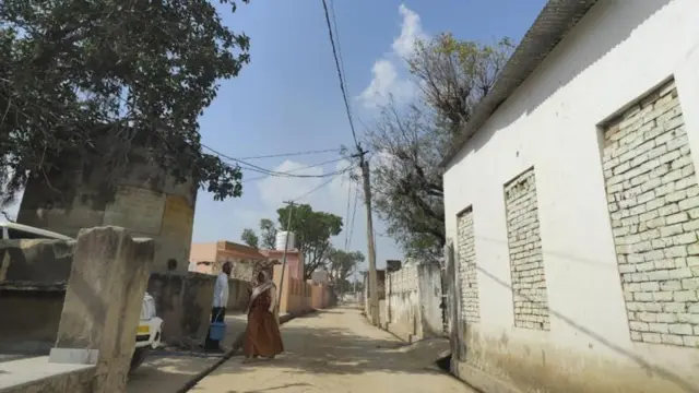 ललित बेनीवालचं गाव झाझली.