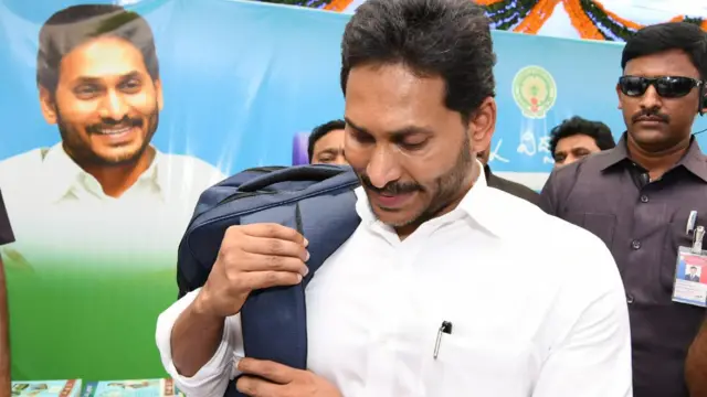 వైఎస్ జగన్