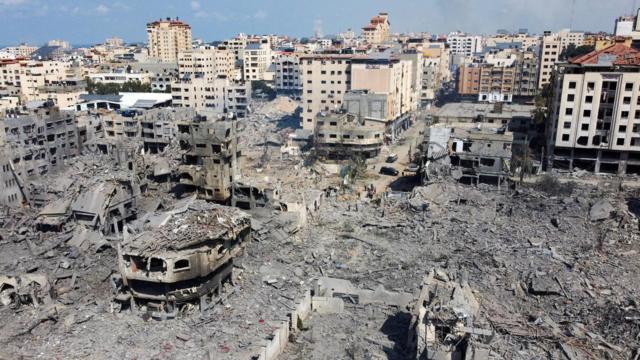 улицы Газы с разрушенными домами