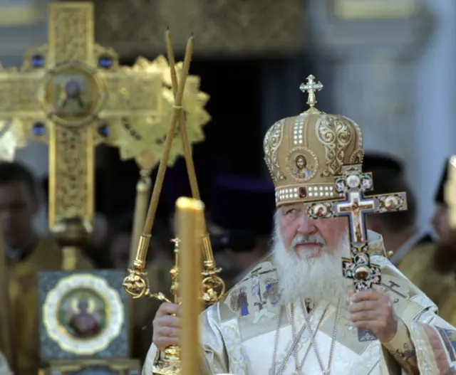 Патріарх Кирило під час божественної літургії в Успенському соборі, в Києві, 28 липня 2012 року 989