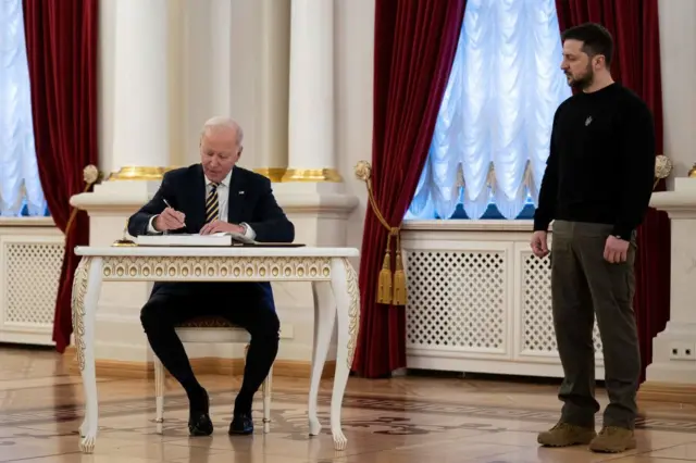 Жо Байден