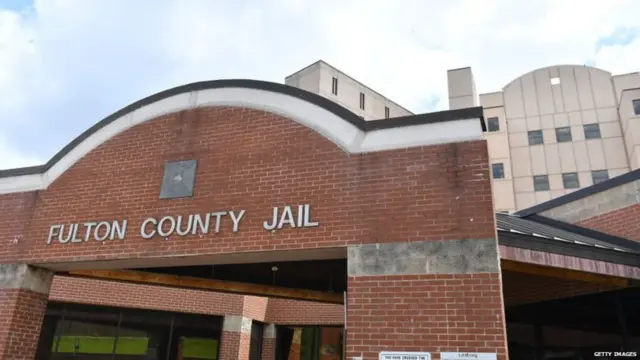 ફુલટૉન કાઉન્ટી જેલ જ્યાં કેદીને માંકડ ખાઈ ગયા હોવાનો તેમના પરિવારના વકીલે દાવો કર્યો છે