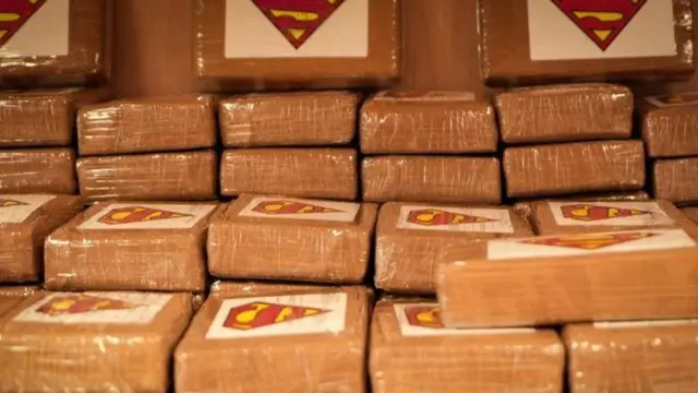 Pakiti za Cocaine zilizo na nembo ya Superman zimepatikana kwenye maabara
