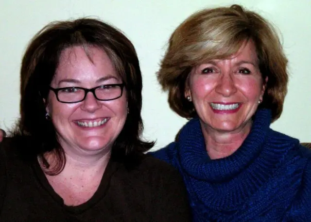 ਵਾਲ ਅਤੇ ਡੈਬੀ ਦੀ ਇੱਕ ਤਸਵੀਰ ਜਿਸ 'ਚ ਮੁਸਕਰਾ ਰਹੇ ਹਨ