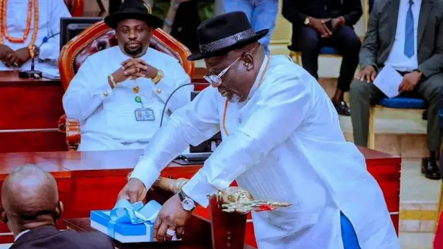 Gwamnan delta na gabatar da kasafin kuɗi