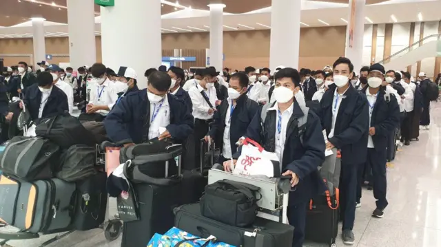 တောင်ကိုရီးယားနိုင်ငံကို ဒီဇင်ဘာလ ၄ ရက်တုန်းက ဝင်ရောက်ခဲ့ကြတဲ့ မြန်မာလုပ်သားတွေ