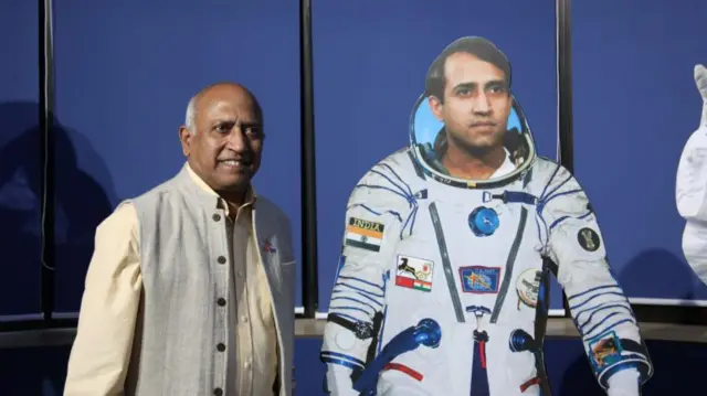 விண்வெளிக்குச் சென்ற முதல் இந்தியர் விங் கமாண்டர் ராகேஷ் சர்மா 