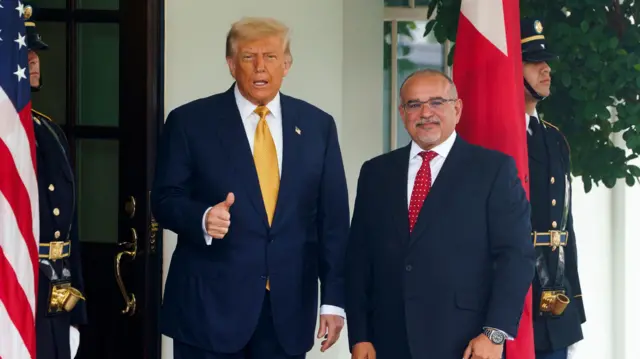 ولیعهد بحرین در دیدار با ترامپ: توپ در زمین ایران است آنها از مذاکره با آمریکا سود می‌برند