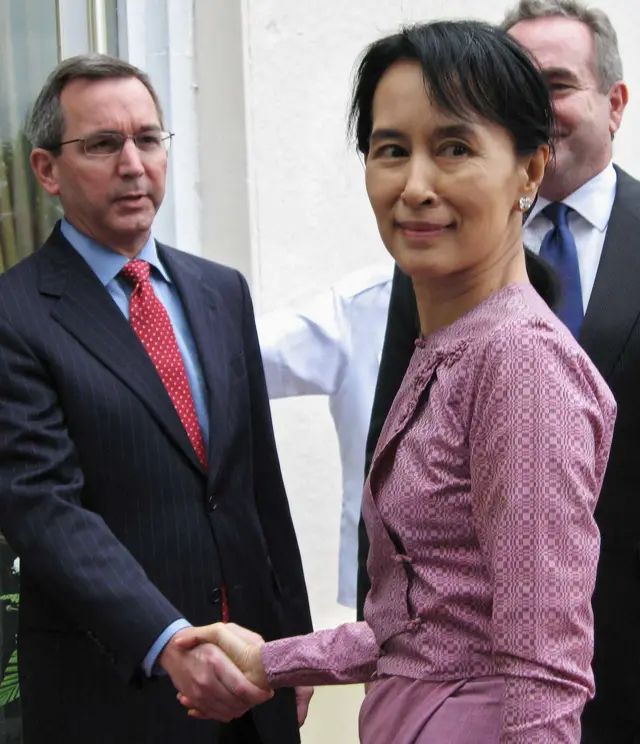 မြန်မာ့နိုင်ငံရေး တံခါးဖွင့်ကာလ အနီးကပ်ရှိနေခဲ့သူ သံအမတ်ကြီး မာဆီရယ်