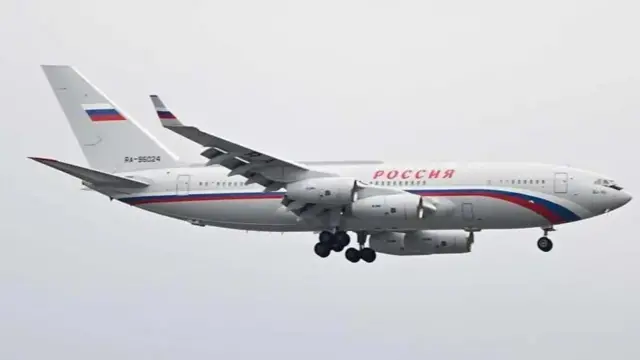 Ndege ya Putin ya Ilyushin imepewa jina la "Flying Kremlin"