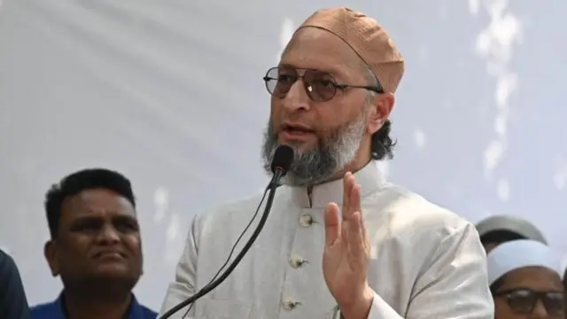 असदुद्दीन ओवैसी यांच्या याचिकेसह 10 हून अधिक याचिका या कायद्याला आव्हान देण्यासाठी दाखल करण्यात आल्या आहेत