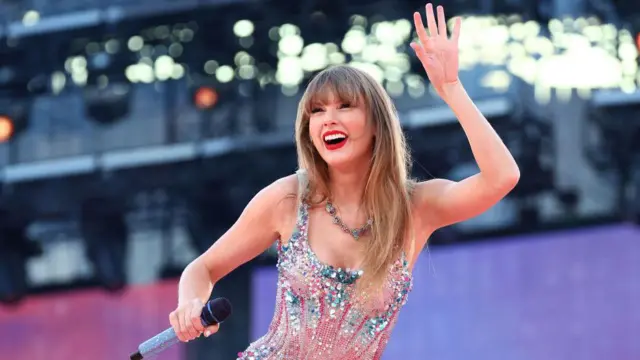 Singapore độc quyền concert Taylor Swift, giới trẻ Việt Nam chi đậm đi xem thần tượng - BBC News Tiếng Việt