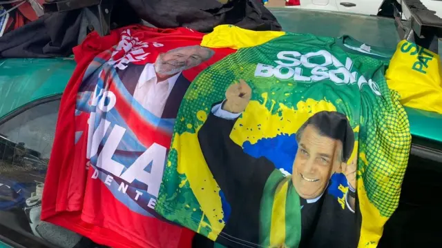 ToalhasLula e Bolsonaro