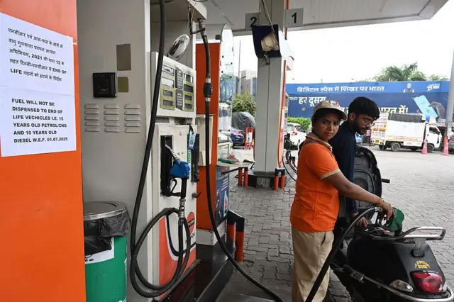 બીબીસી ગુજરાતી વીમો ઈન્શ્યોરન્સ નાણા મંત્રી નિર્મલા સીતારમણ જીએસટી સેસ ટૅક્સ પ્રીમિયમ 