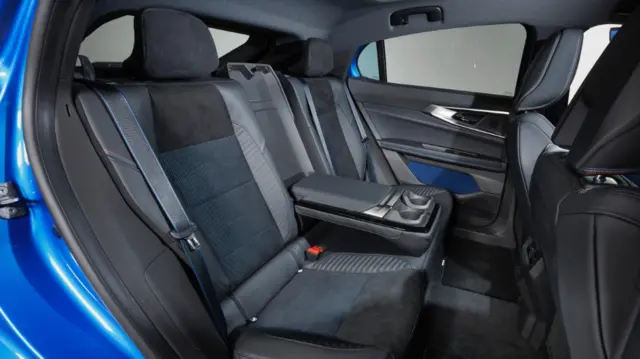 رافال، شاسی‌بلند لوکس رنو