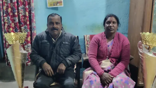 रागिनी की मां अंजना गाड़ी व पिता पशुपति उराँव