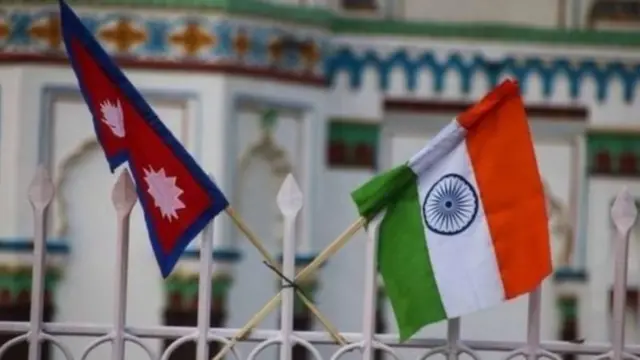 नेपाल र भारतको झण्डा