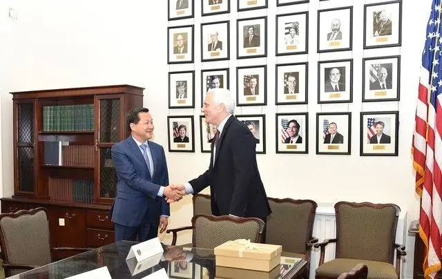 Phó Thủ tướng Lê Minh Khái gặp Chủ tịch Hội đồng cố vấn kinh tế Quốc gia thuộc Nhà Trắng Jared Bernstein tại Thủ đô Washington DC vào tháng 4/2024