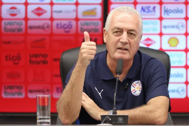Paraguay Teknik Direktörü Gustavo Alvaro, 2022 Dünya Kupası'nda Ekvador'u çalıştırmıştı