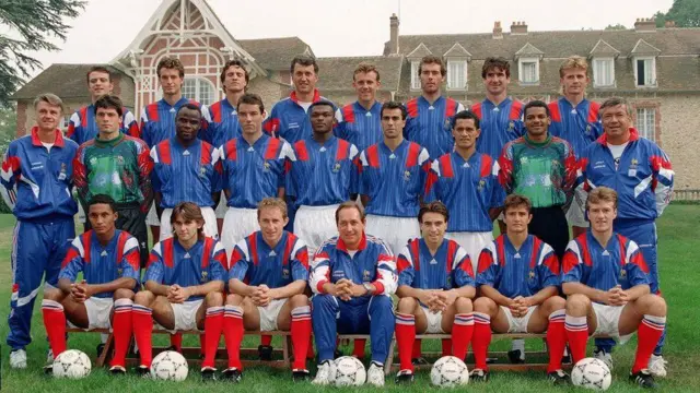 کلرفونتین گذشته از این که پروروش بهترین استعدادهای پاریس بزرگ را به عهده دارد، خانه قدیمی تیم ملی فوتبال فرانسه نیز است