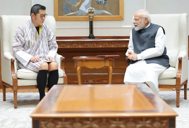 नरेंद्र मोदी के साथ भूटान के किंग