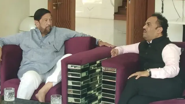 गिरीश बापट आणि मोहन जोशी