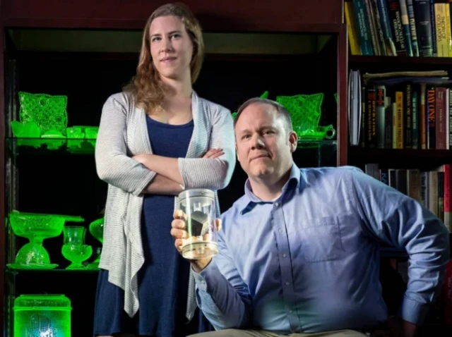 ดร. มิเรียม ฮีเบิร์ต และ ผศ.ดร. ทิโมที เค็ต