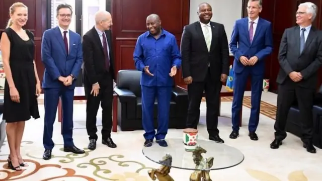 Prezida Evaritse Ndayishimiye n'abahagarariye ibihugu vya Bulaya mu Burundi