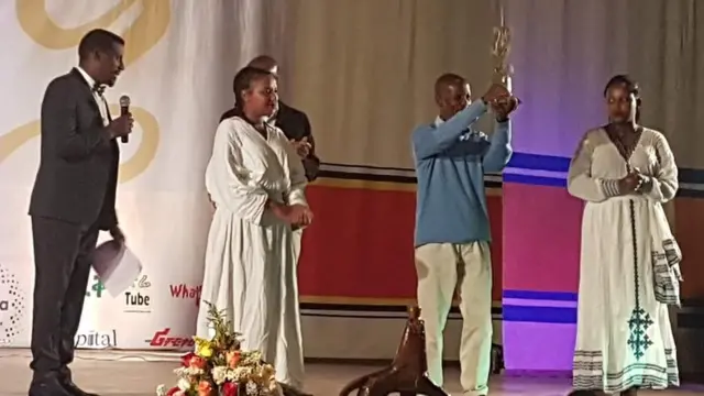 መጽሀፍ ሻጭ ተስፋዬ አዳል ለአበርክቷቸው ተመስግነዋል