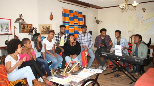 የመረዋ ኀብረ ዝማሬ ቡድን አባላት በልምምድ ላይ