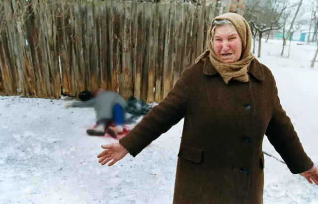 На месте гибели женщины в Грозном