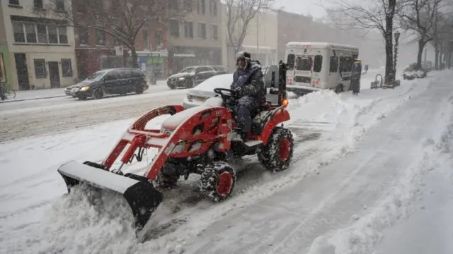 ماشین برف روب