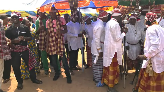 Ụmụokoroọbịa ndị na-eri ala na nne