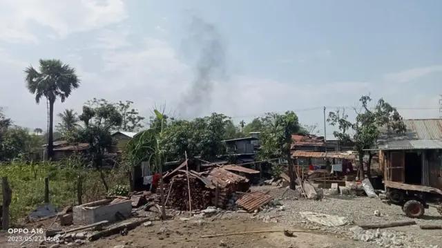  ကလေးမြို့မြောက်ပိုင်းမှာလည်း လက်နက်ကြီးကျလို့ ကလေးငယ်တစ်ဦးအပါအဝင် ၄ ဦး ဒဏ်ရာရခဲ့ပါတယ်