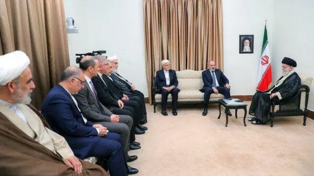 خامنهای بارها به طور مستقیم با احداث گذرگاه زنگزور مخالفت کرده است. آخرین بار او در دیدار با نخست وزیر ارمنستان که به تهران سفر کرده بود این گذرگاه را «به ضرر ارمنستان» هم توصیف کرد